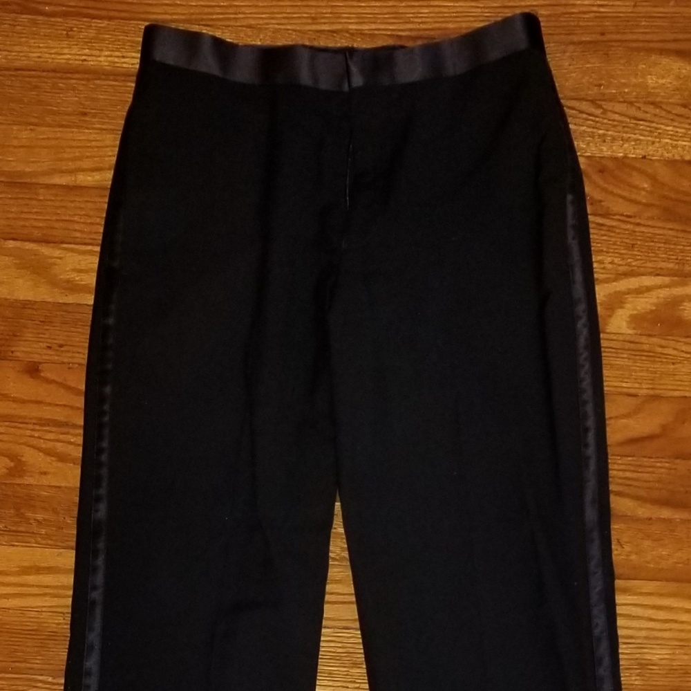 Clothes - Picture 4 of 5